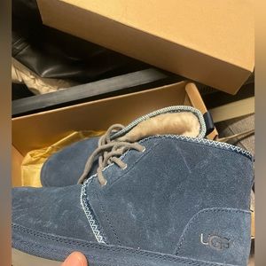 Slightly used UGG  size 5